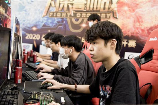 就在最近的 就在最近的